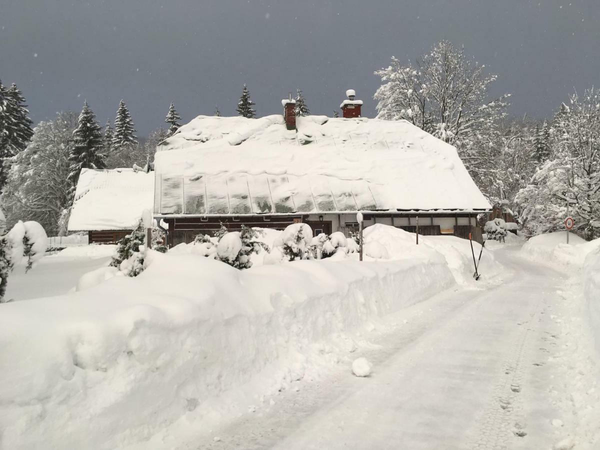 Rodinná chalupa jen pro sebe Harrachov Esterno foto